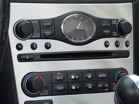 Used 2013 INFINITI G37 Convertible w/ Premium Pkg RWD image 16