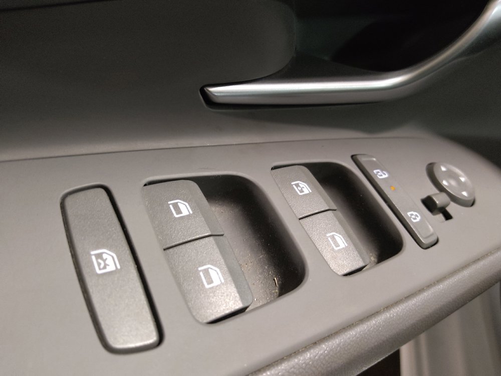 Used 2025 Hyundai Elantra SEL FWD image 27