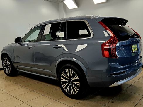 Used 2022 Volvo XC90 T6 Momentum w/ Climate Package image 4