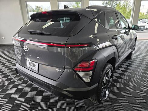 Used 2025 Hyundai Kona SEL AWD/4WD image 3