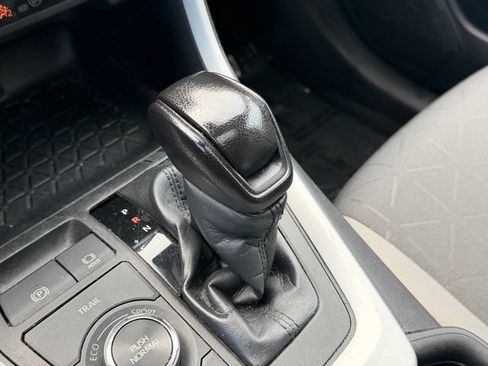 Used 2022 Toyota RAV4 XLE w/ Convenience Package AWD/4WD image 26