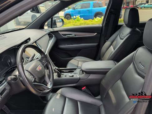 Used 2023 Cadillac XT6 Luxury w/ LPO, Floor Liner Package AWD/4WD image 11