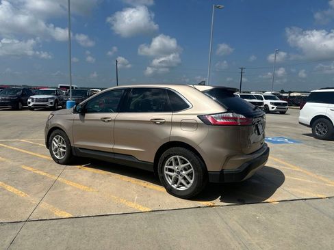 Used 2021 Ford Edge SEL w/ Convenience Package AWD/4WD image 5