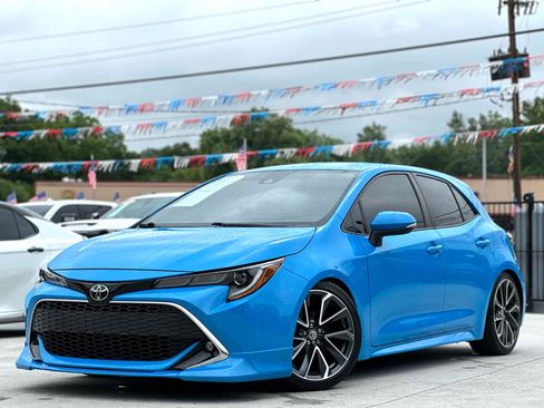 Used 2019 Toyota Corolla XSE image 3