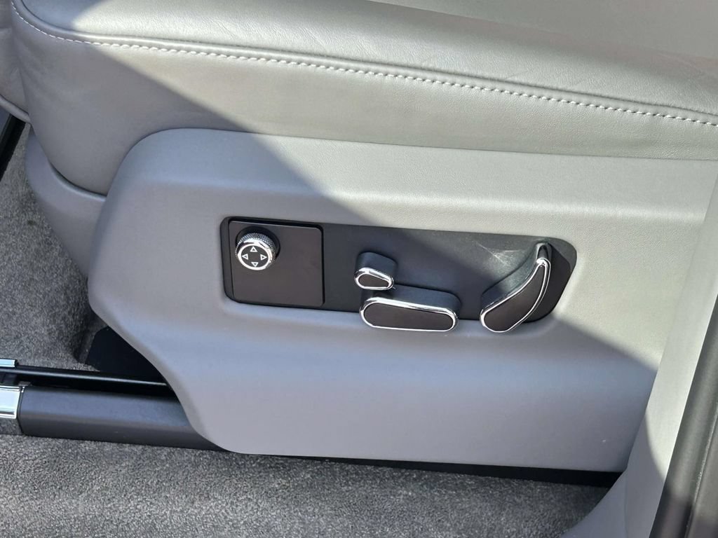 Used 2019 Bentley Bentayga AWD/4WD image 20