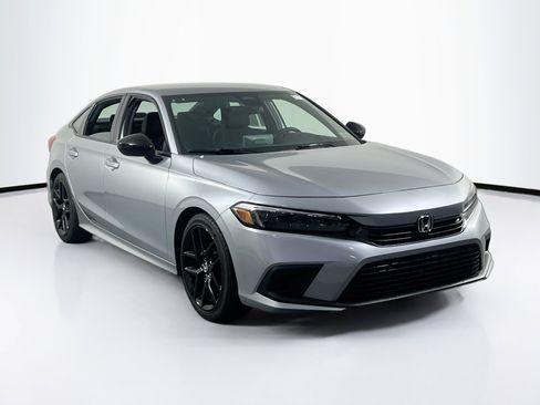 Used 2022 Honda Civic Sport image 3