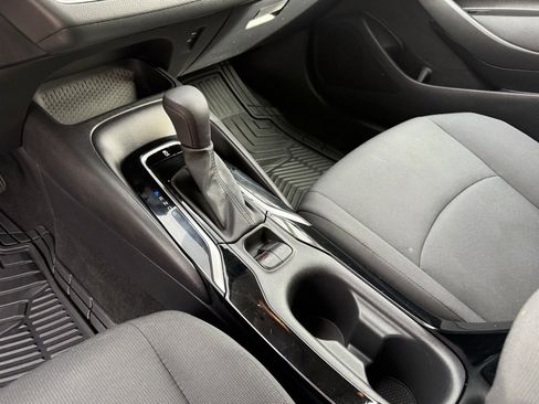 Used 2022 Toyota Corolla LE image 14