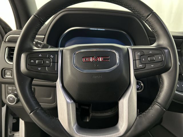 Used 2024 GMC Yukon XL SLT AWD/4WD image 8