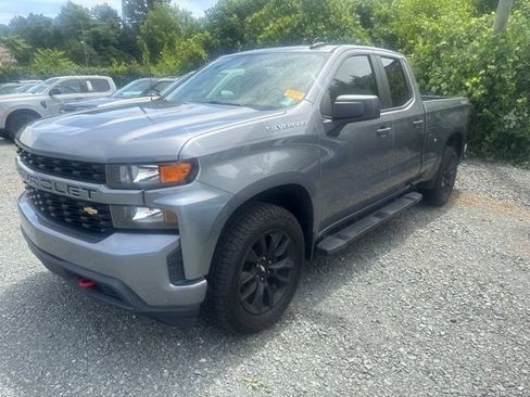 Used 2020 Chevrolet Silverado 1500 Custom w/ Custom Value Package AWD/4WD image 1
