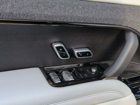 New 2026 Land Rover Range Rover Sport SE image 21