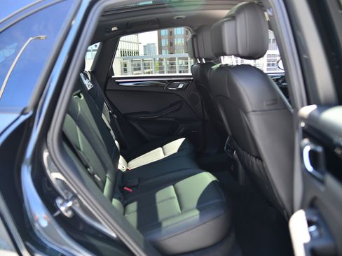 Used 2026 Porsche Macan image 25