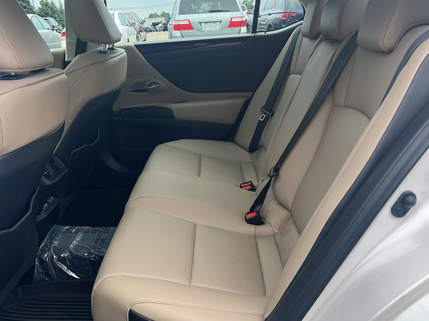 Used 2020 Lexus ES 350 w/ Premium Package FWD image 18