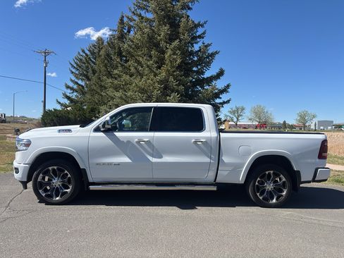 Used 2022 RAM 1500 Limited w/ Body-Colour Bumper Group AWD/4WD image 2