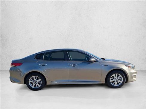 Used 2017 Kia Optima LX w/ Convenience Plus Package image 4