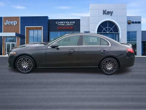 Used 2023 Mercedes-Benz C 300 4MATIC Sedan image 2