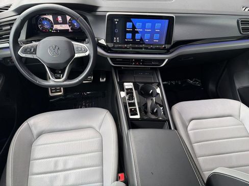 Used 2024 Volkswagen Atlas Cross Sport SEL R-Line AWD/4WD image 26