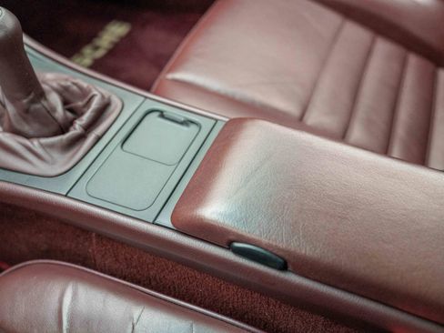 Used 1986 Porsche 944 Turbo image 28