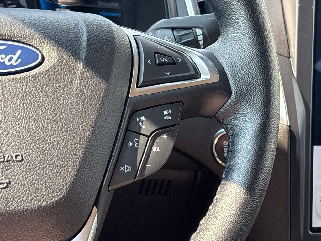 Used 2023 Ford Edge Titanium AWD/4WD image 26