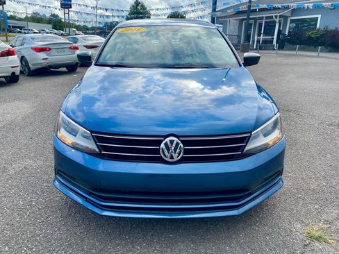 Used 2016 Volkswagen Jetta S FWD image 2