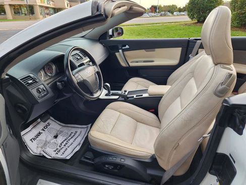 Used 2011 Volvo C70 T5 image 17