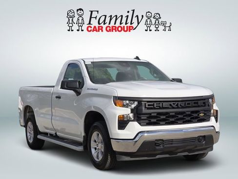 Used 2025 Chevrolet Silverado 1500 W/T image 2