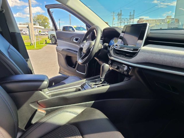 Used 2022 Jeep Compass Latitude AWD/4WD image 17