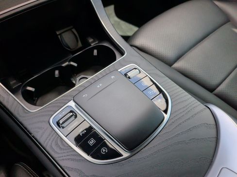 Used 2022 Mercedes-Benz GLC 300 image 18
