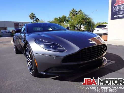 Used 2020 Aston Martin DB11 Coupe image 39