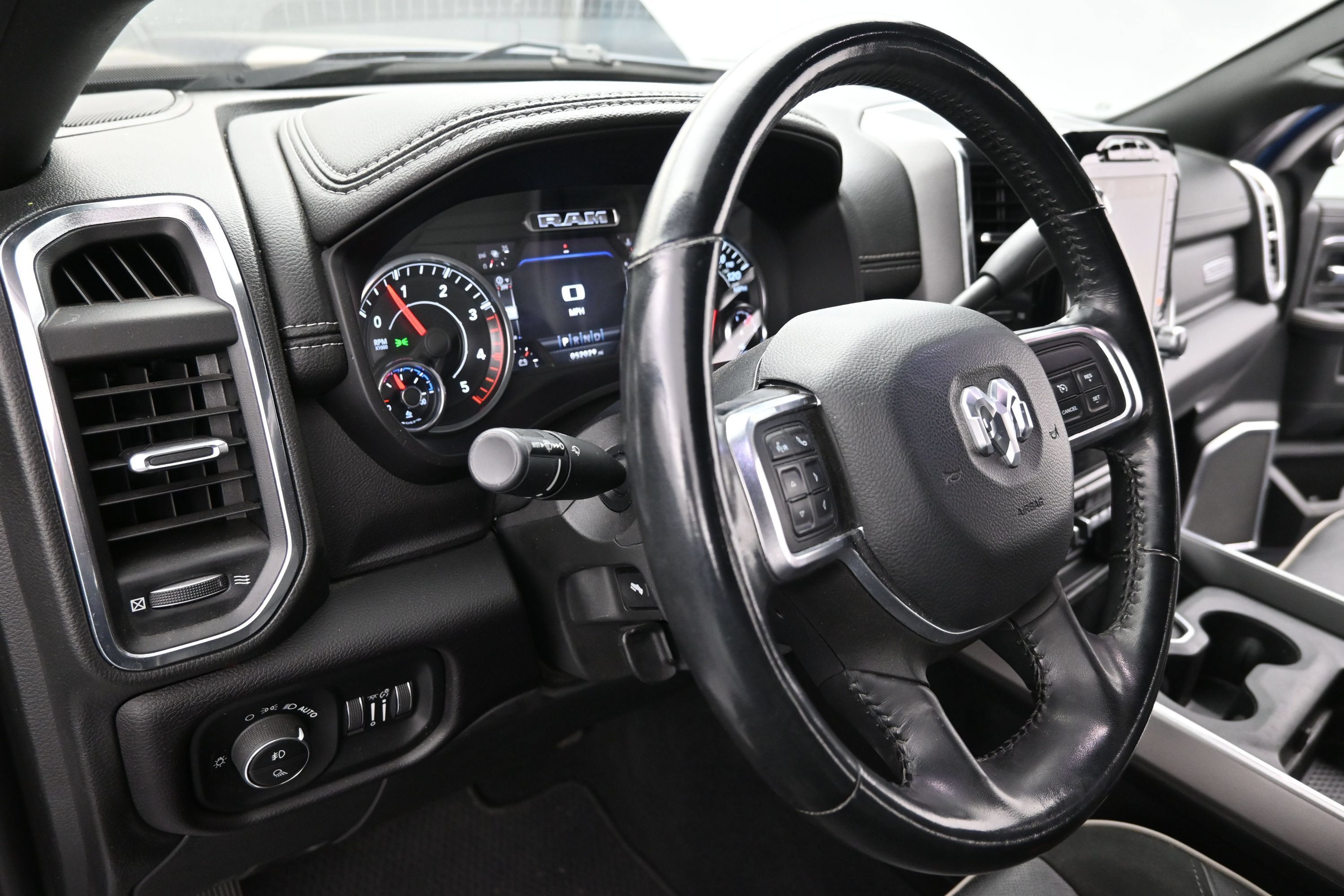 Used 2022 RAM 2500 Laramie AWD/4WD image 12