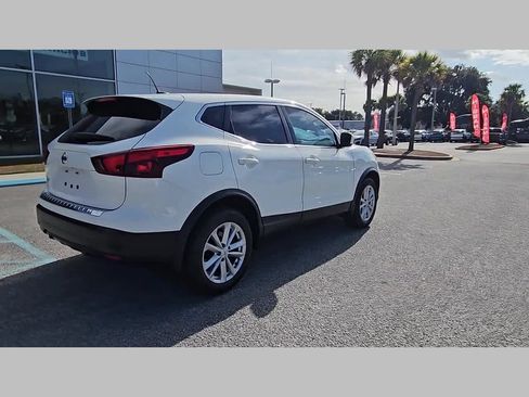 Used 2018 Nissan Rogue Sport S w/ S Appearance Package image 32