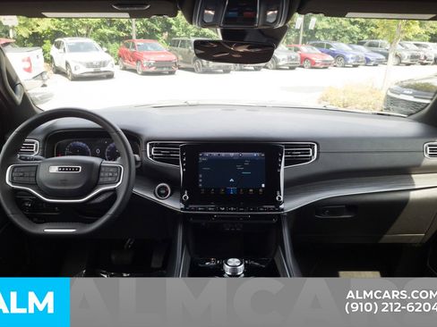 Used 2023 Jeep Wagoneer L Series II image 21