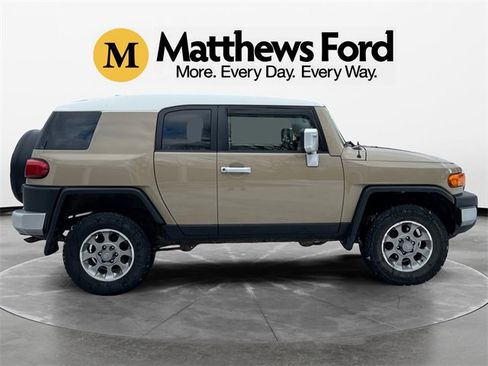 Used 2013 Toyota FJ Cruiser 4WD image 6
