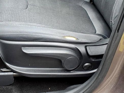 Used 2020 Hyundai Santa Fe SE image 20