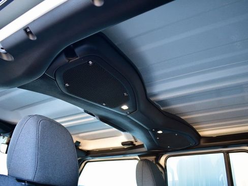 New 2025 Jeep Gladiator Sport image 27