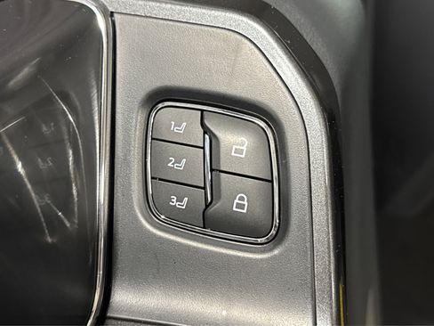 Used 2021 Ford F150 Lariat w/ Equipment Group 502A High image 17