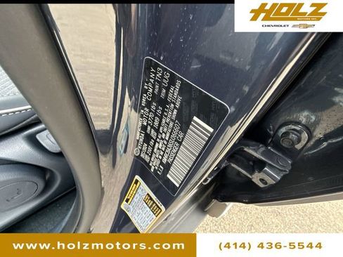 Used 2025 Hyundai Venue Limited image 33