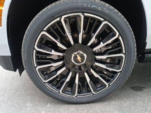 New 2026 Chevrolet Suburban High Country AWD/4WD image 31