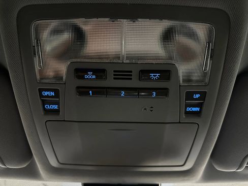 Used 2019 Toyota Highlander Limited image 35