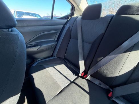 Used 2025 Nissan Versa SV image 37