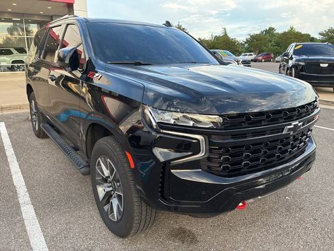 Used 2023 Chevrolet Tahoe Z71 w/ Luxury Package AWD/4WD image 3