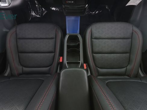 Used 2027 Chevrolet Bolt RS w/ Technology Package FWD image 27