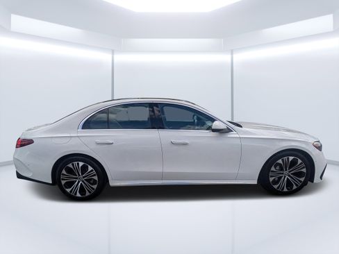 Certified 2025 Mercedes-Benz E 350 4MATIC Sedan image 2