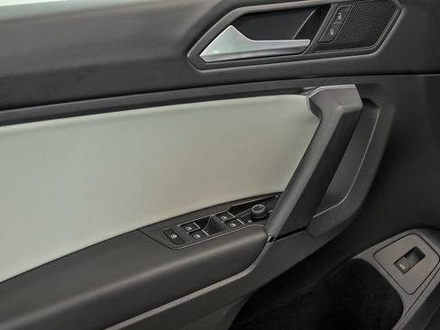 Used 2019 Volkswagen Tiguan SEL AWD/4WD image 10