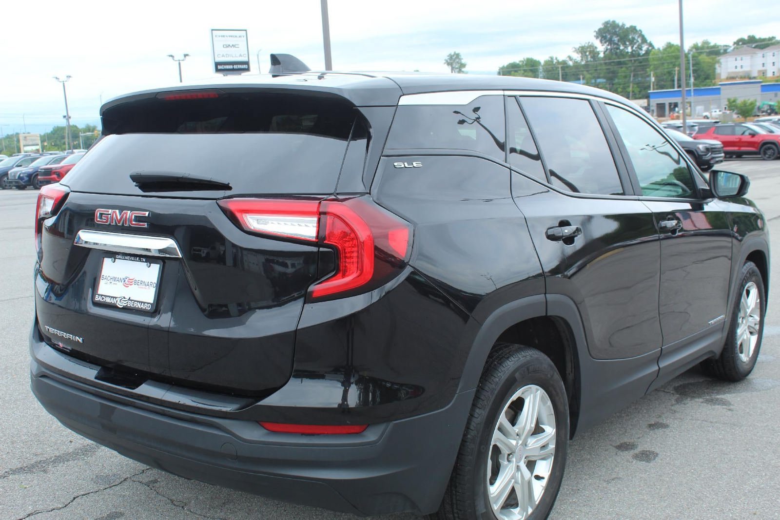 Used 2024 GMC Terrain SLE FWD image 7