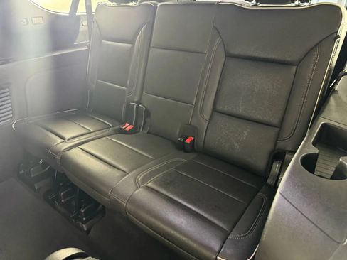 Used 2024 Chevrolet Suburban Premier AWD/4WD image 40