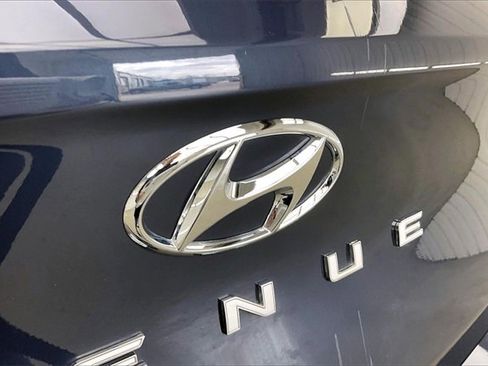 Certified 2025 Hyundai Venue Limited image 31