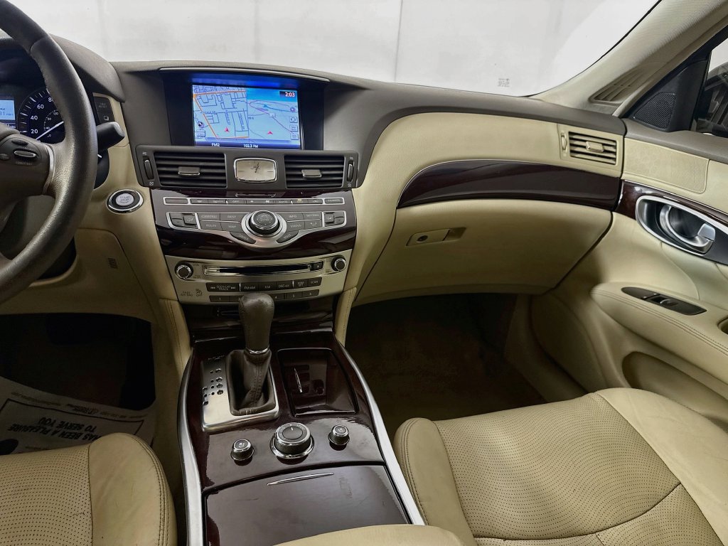 Used 2016 INFINITI Q70 L 3.7 AWD/4WD image 30