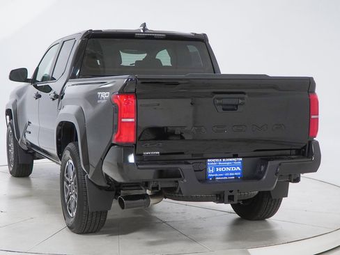 Used 2024 Toyota Tacoma TRD Sport image 8