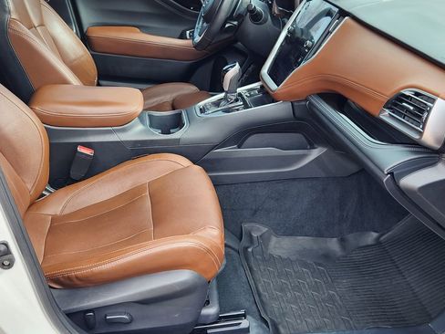 Used 2022 Subaru Outback Touring image 13