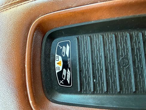 Used 2019 Cadillac Escalade Luxury image 31